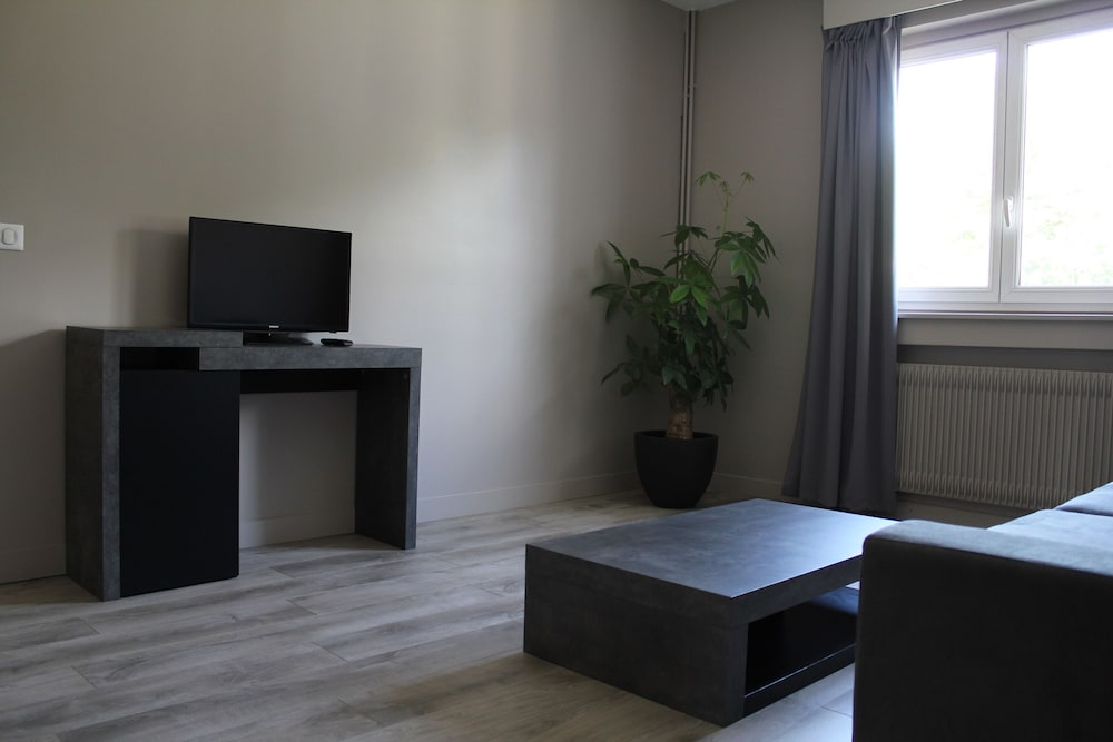 Hôtel Restaurant Le Quincangrogne by null