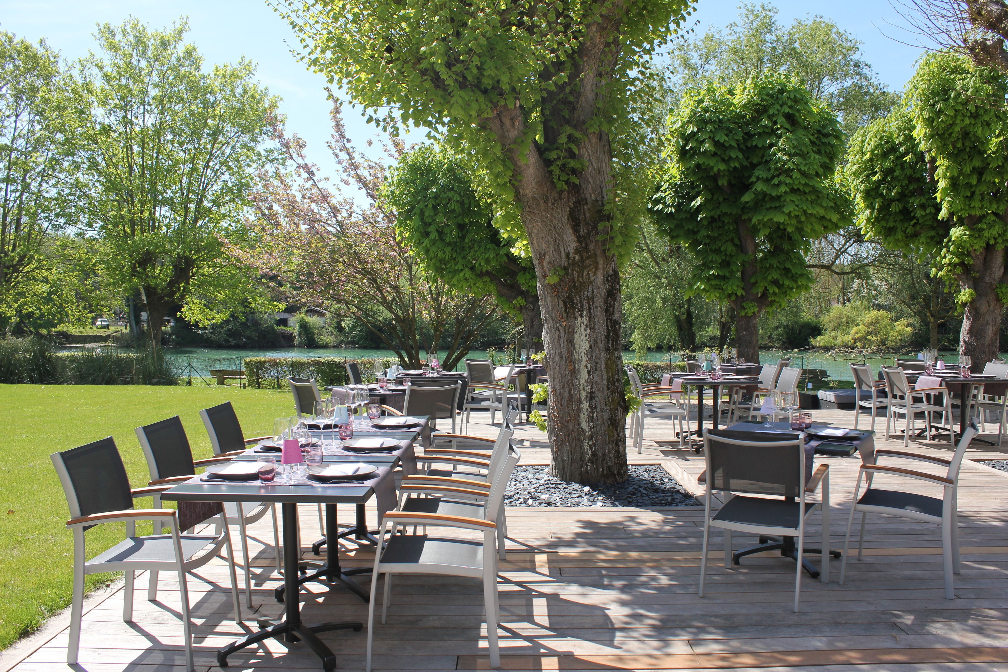 breakfast, lunch, dinner served; french cuisine