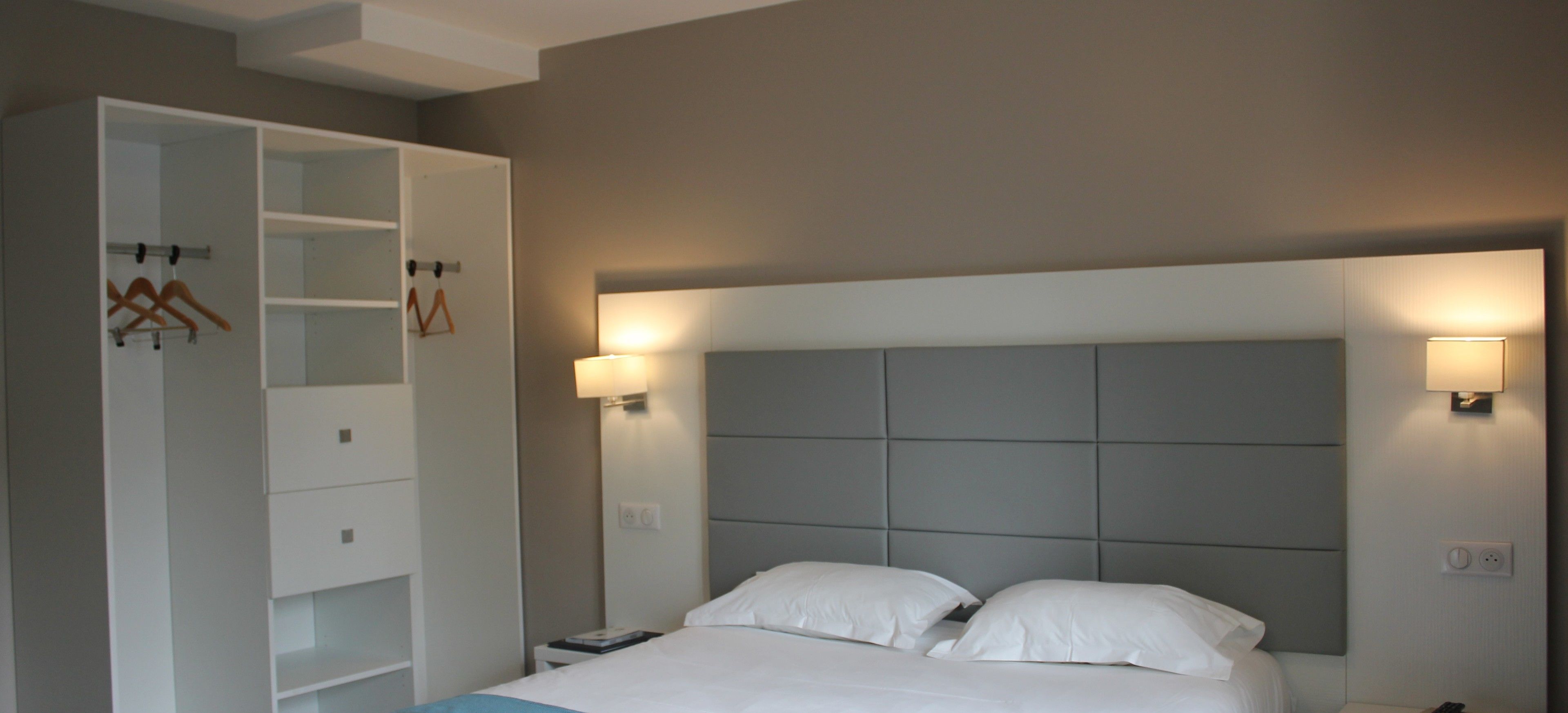 double room, accessible (parking side, view train tracks) | premium bedding, desk, blackout curtains, iron/ironing board