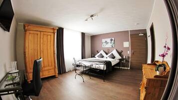 5 chambres, literie hypoallergénique, coffres-forts dans les chambres