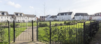 5 Rosebay Gardens