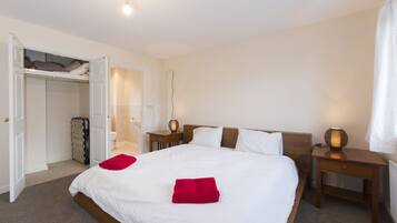 House, 5 Bedrooms | 7 bedrooms, iron/ironing board, free wired internet