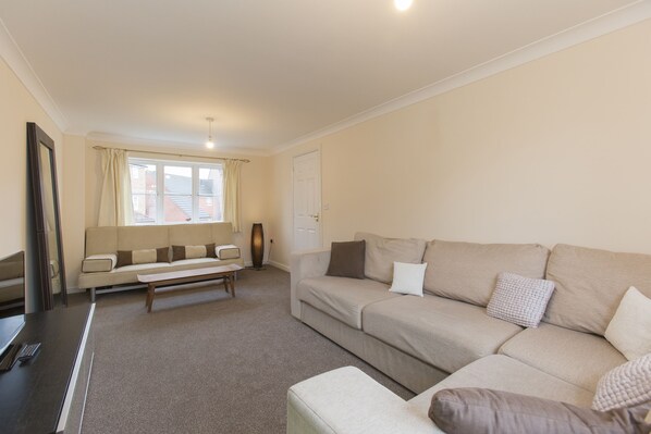 單棟房屋, 5 間臥室 | 客廳 | 平面電視