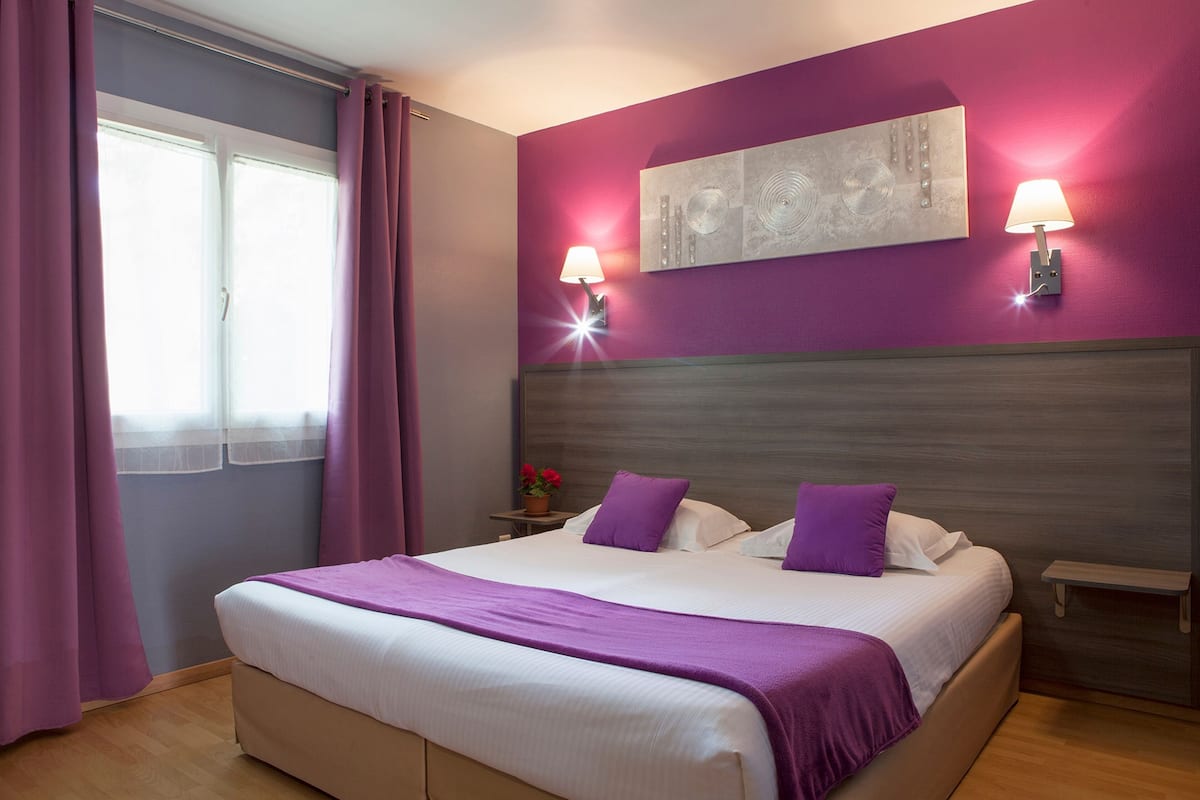 Premium bedding, in-room safe, desk, soundproofing