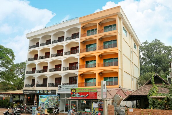 Exterior - Hang Tep Hostel (Siem Reap)