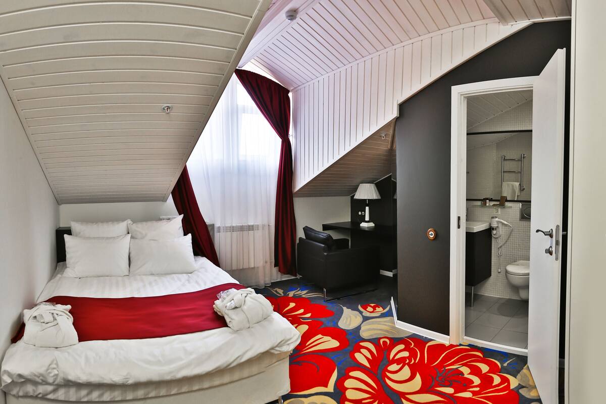 Kahden hengen standard-huone | Italialaiset Frette-lakanat, ylelliset vuodevaatteet