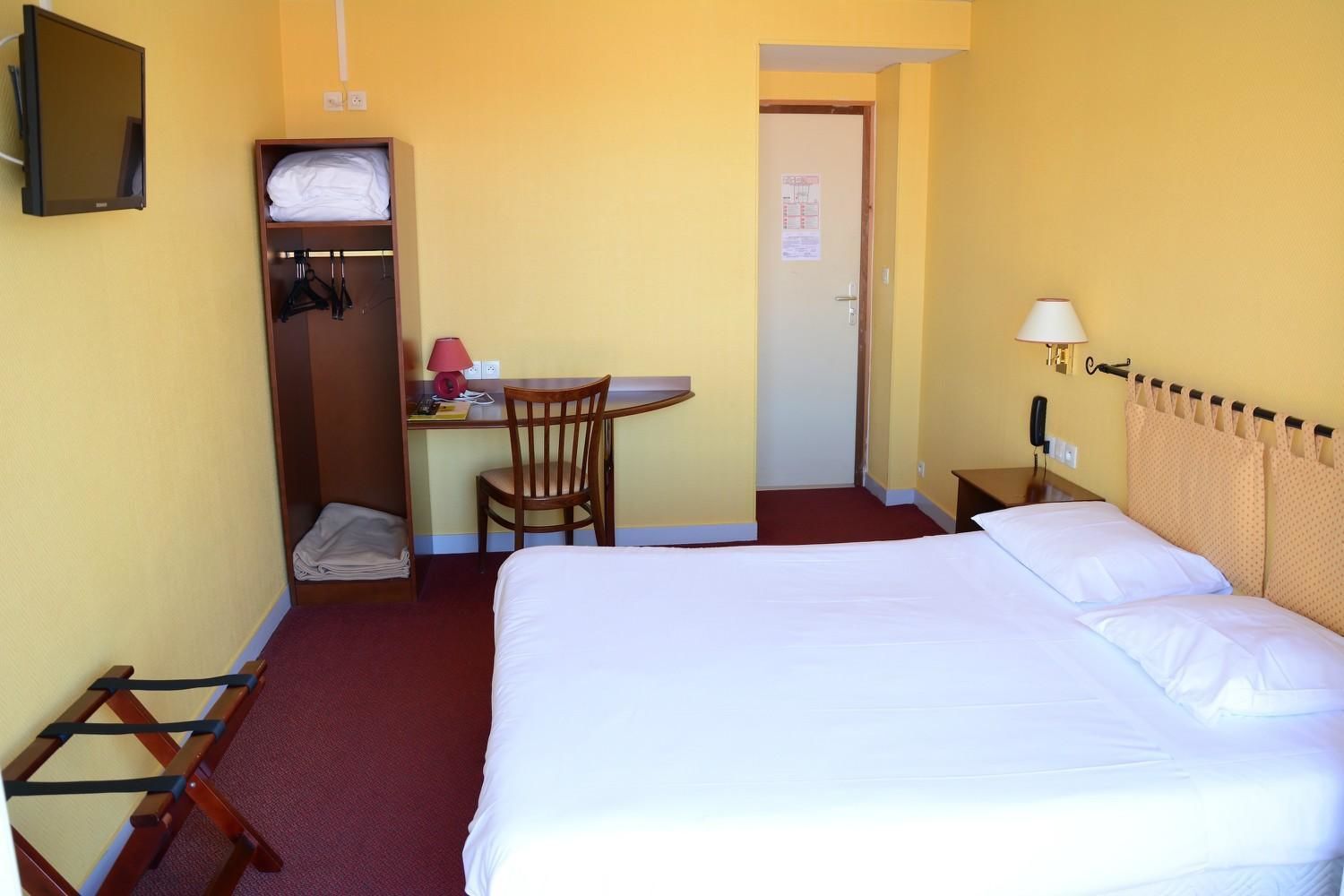 standard double room | desk, free cots/infant beds, free wifi
