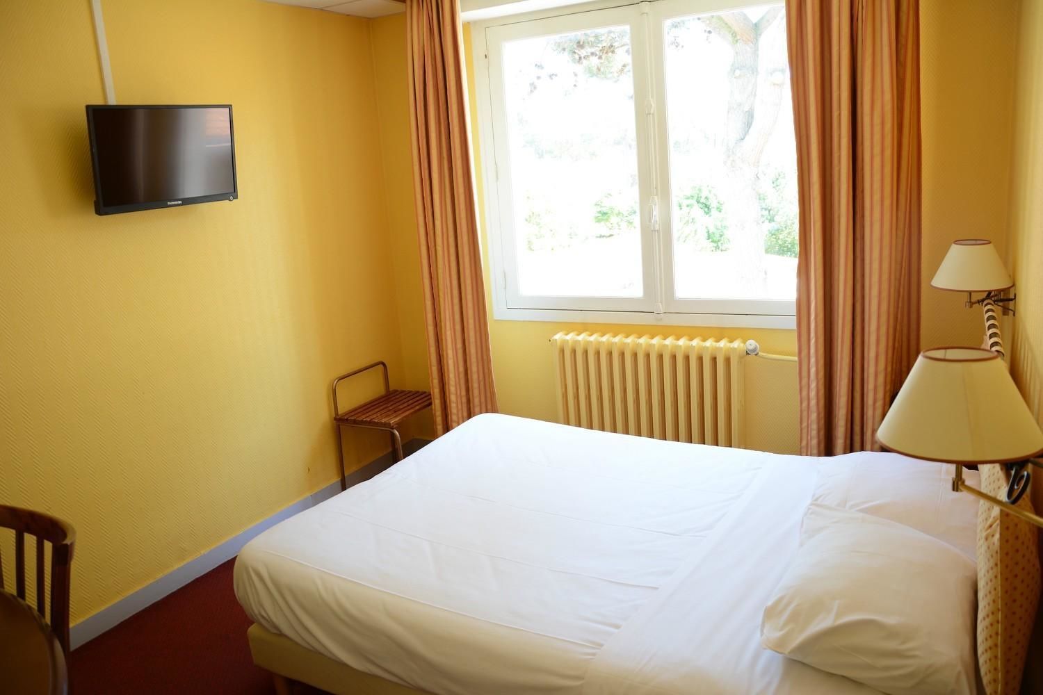 standard double room | desk, free cots/infant beds, free wifi