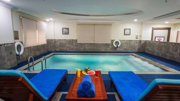 Una piscina techada
