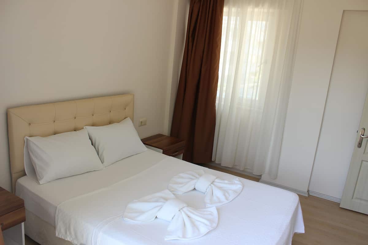 1 dormitorio, escritorio, cortinas opacas y sistema de insonorización