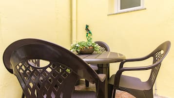 Nhà, 3 phòng ngủ, hiên | Hiên