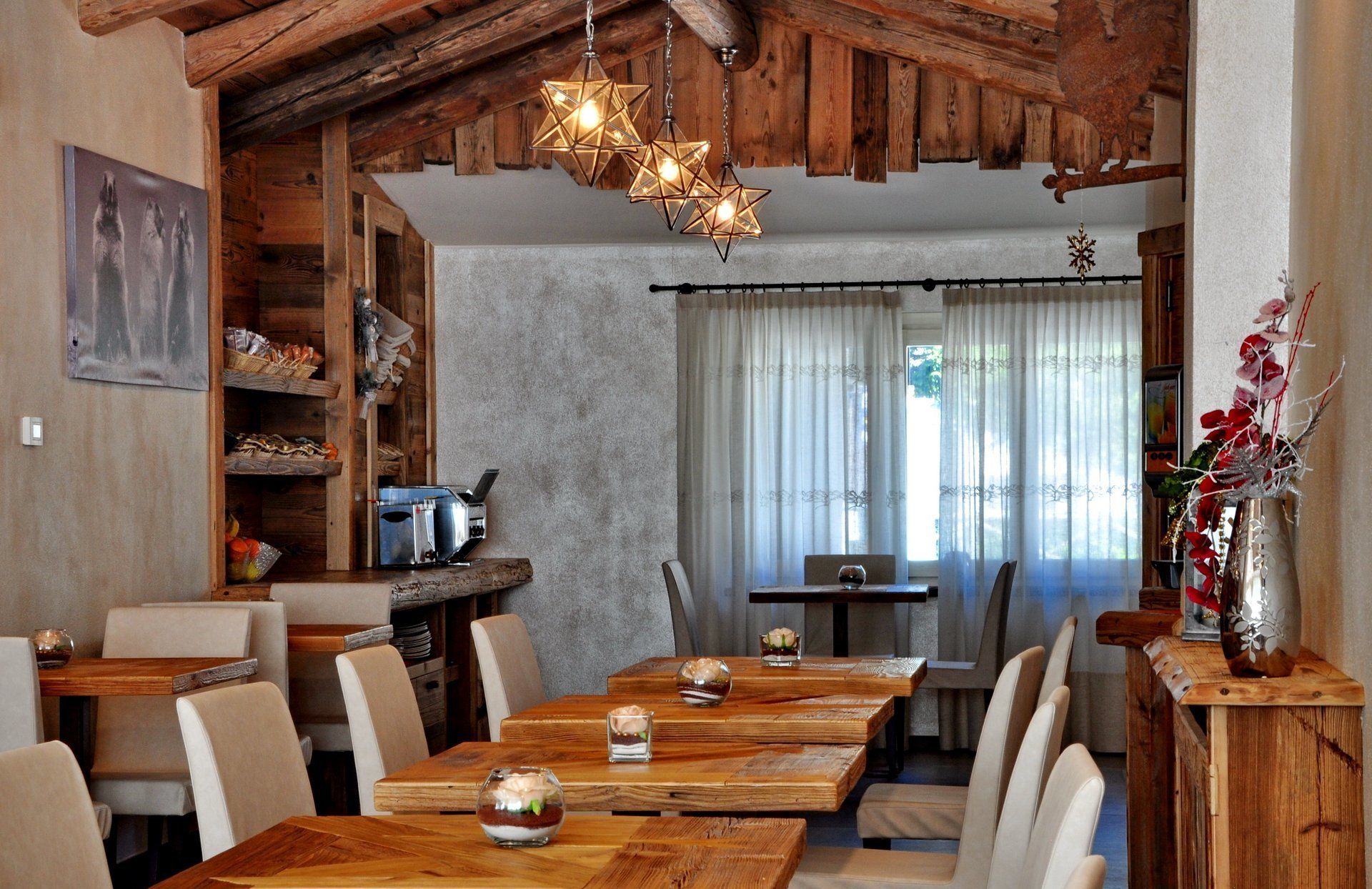 含每日吃到飽早餐