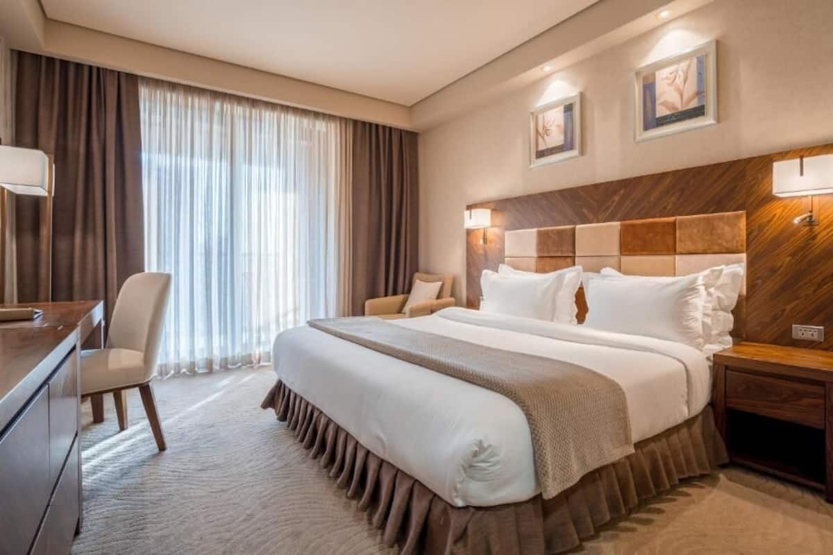 Dobbeltrom – comfort, 1 kingsize-seng | Italienske Frette-laken, sengetøy av topp kvalitet og dundyner