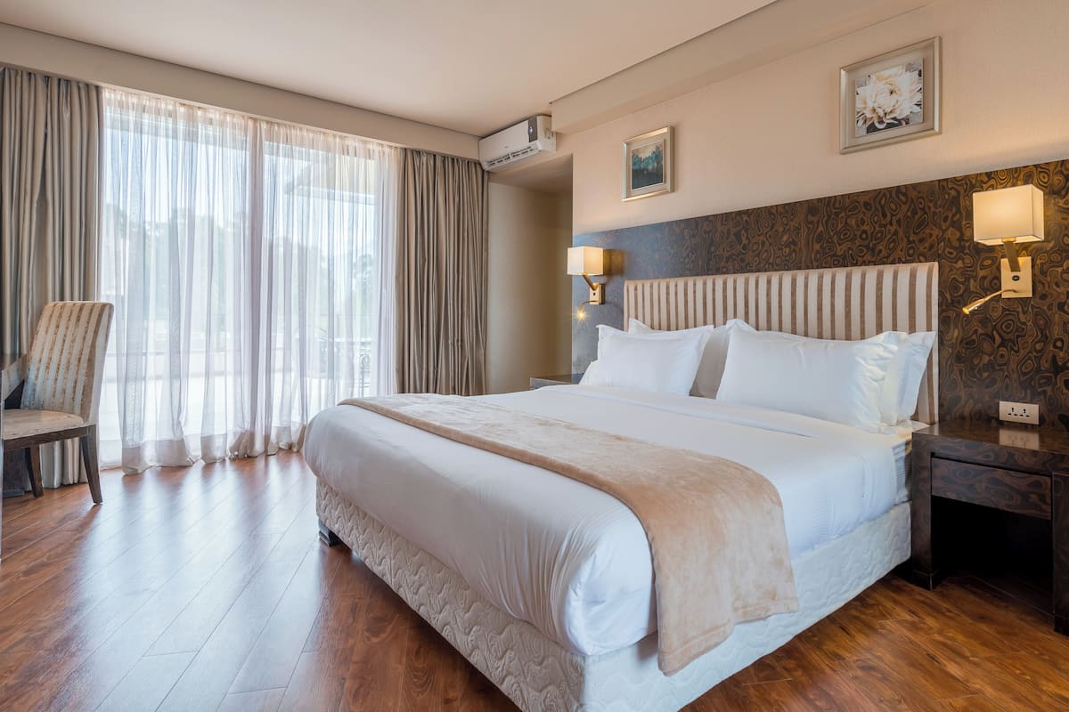 Frette Italian sheets, premium bedding, down duvets, Tempur-Pedic beds