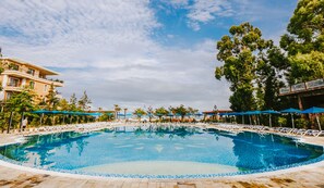 Außenpool (je nach Saison geöffnet)