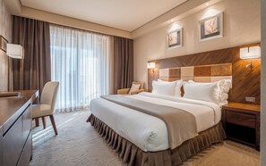 Frette Italian sheets, premium bedding, down duvets, Tempur-Pedic beds - Hotel Dreamland Oasis (Kobuleti)
