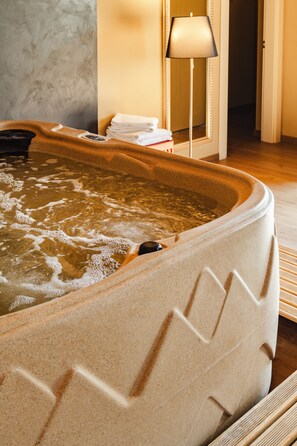 Exclusive Villa, Jetted Tub | Private spa tub - Tenuta Borgo Santa Cecilia (Gubbio)