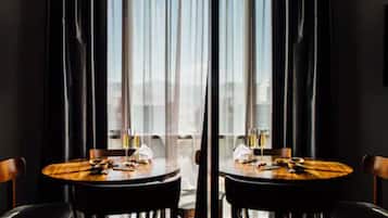 Suite (Atix) | Service champagne