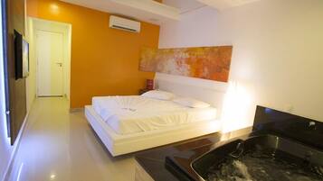 Habitación doble (Atracion) | Minibar, escritorio, wifi gratis y ropa de cama