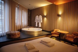 1 bedroom, premium bedding, minibar, in-room safe