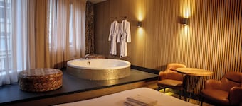 Manzo's Suites