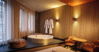 Manzo's Suites