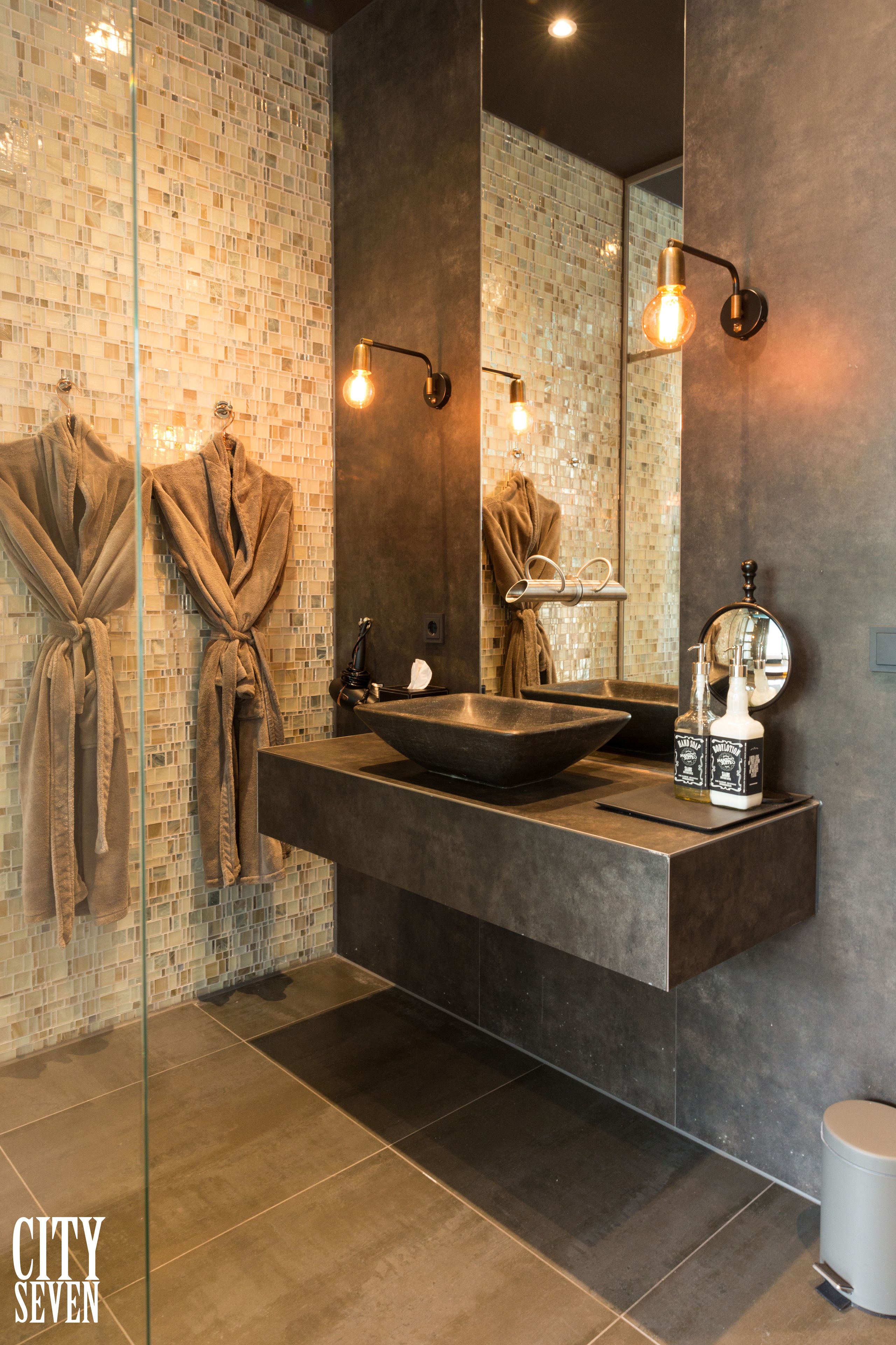 city suite, city view | bathroom | free toiletries, hair dryer, bathrobes, towels