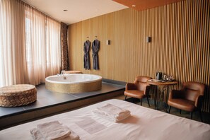 Gratis toiletartikelen, een haardroger, badjassen, handdoeken