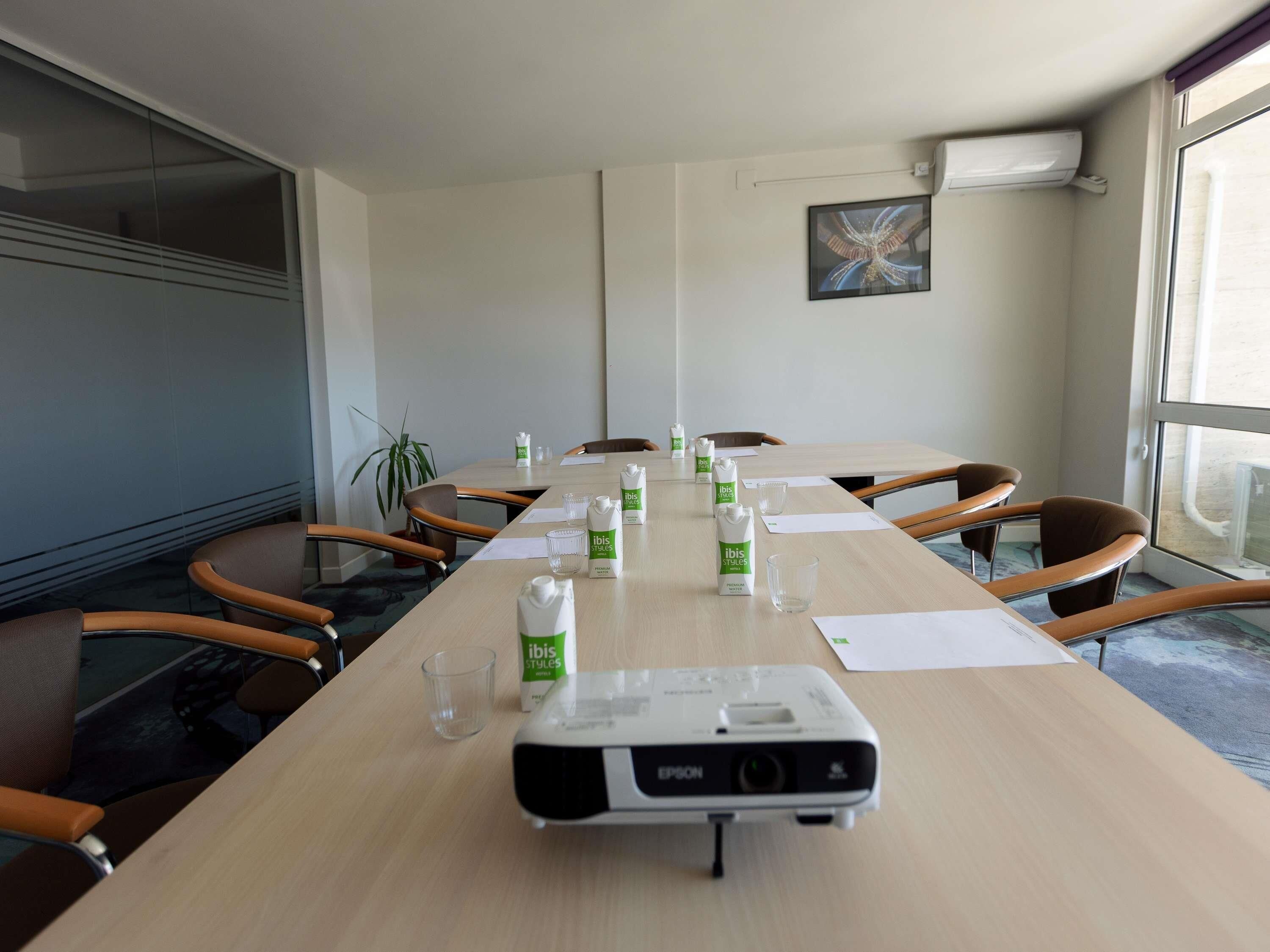 Meeting facility