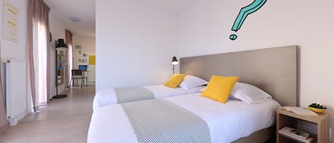 Studio, 2 Single Beds