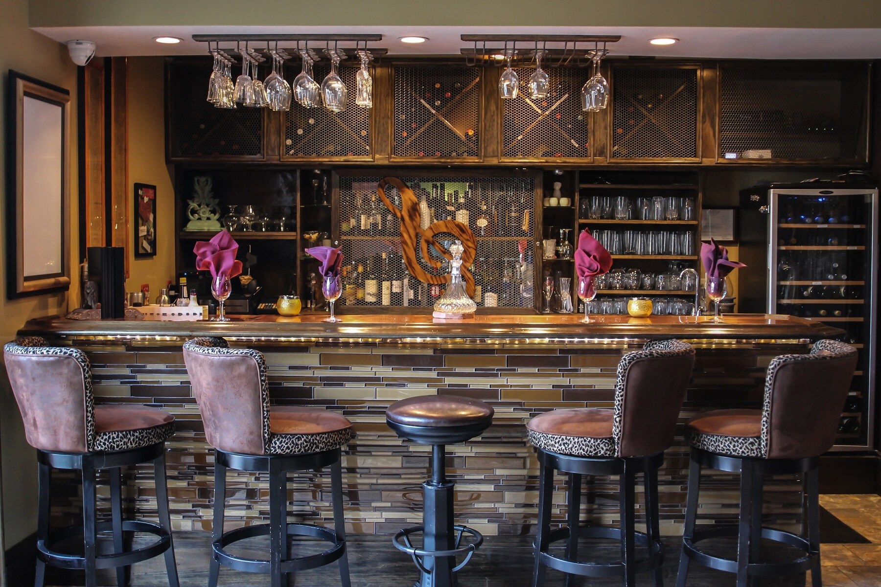 Cocktail bar