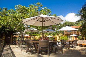 Terrace/patio - Hotel Pousada Imbassai (Mata de São João)