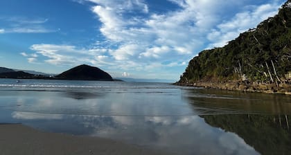 Pousada PĂ© na Areia GuarujĂĄ