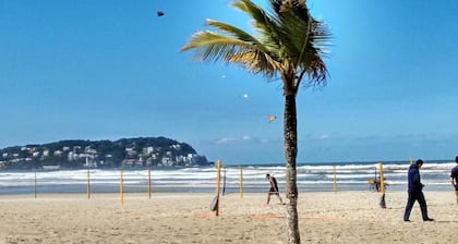 Pousada PĂ© na Areia GuarujĂĄ
