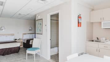 Basic Single Room, Kitchenette (Type E1, Building 1) | In-room safe, free WiFi, bed sheets