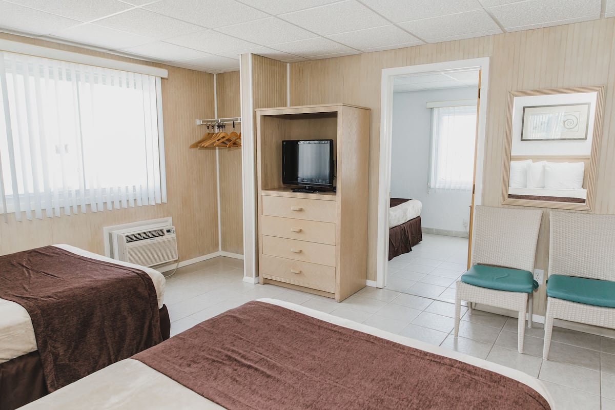 Familien-Doppelzimmer, 1 Schlafzimmer, Kochnische (Type E2, Building 1)