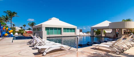 Poolside bar