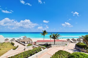 On the beach, white sand, beach bar - Solymar Condo by Casago (Cancun)