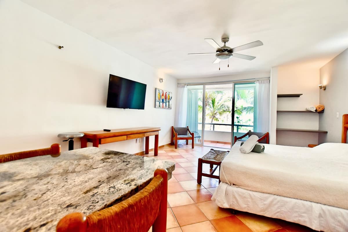 Deluxe Room | Free WiFi, bed sheets