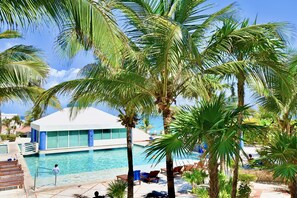 Beach bar - Solymar Condo by Casago (Cancun)