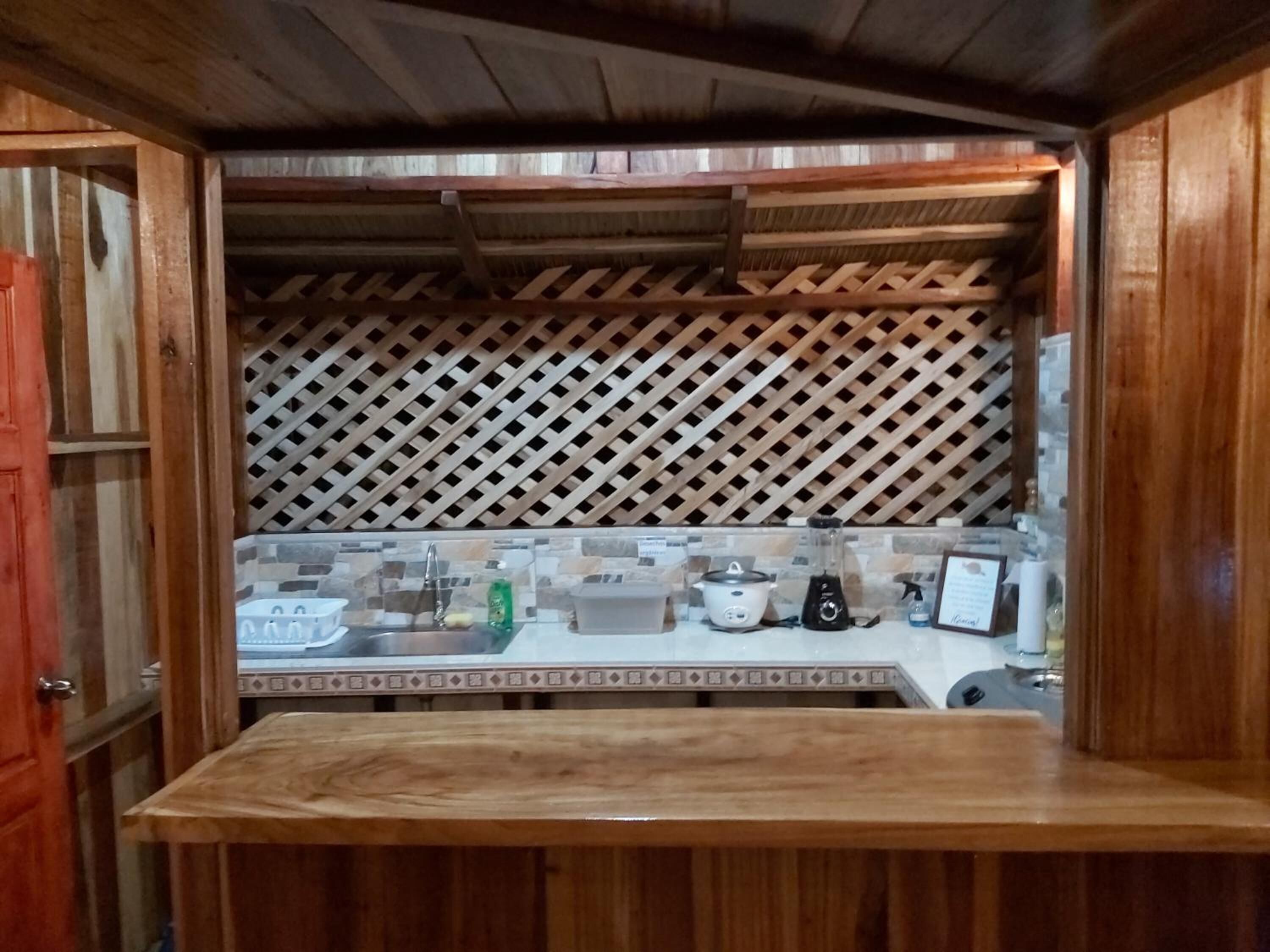 fridge, coffee/tea maker, electric kettle