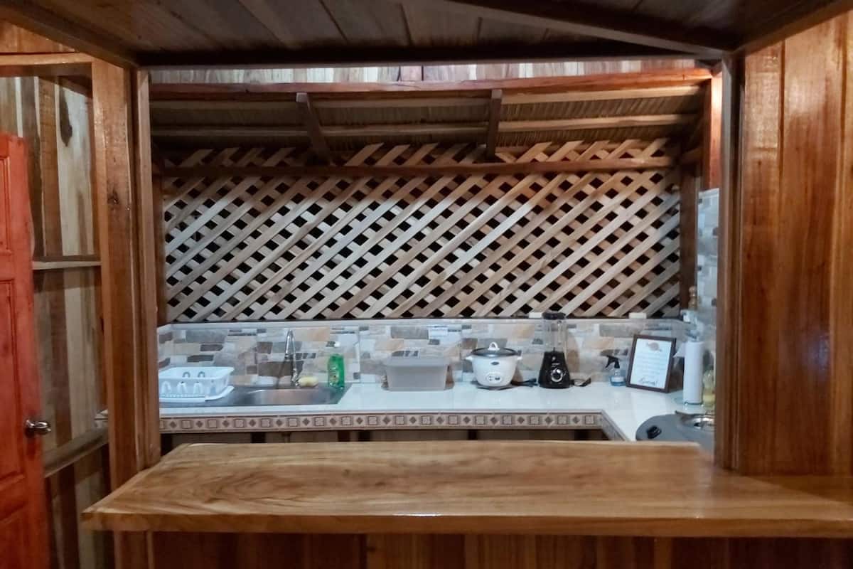 fridge, coffee/tea maker, electric kettle