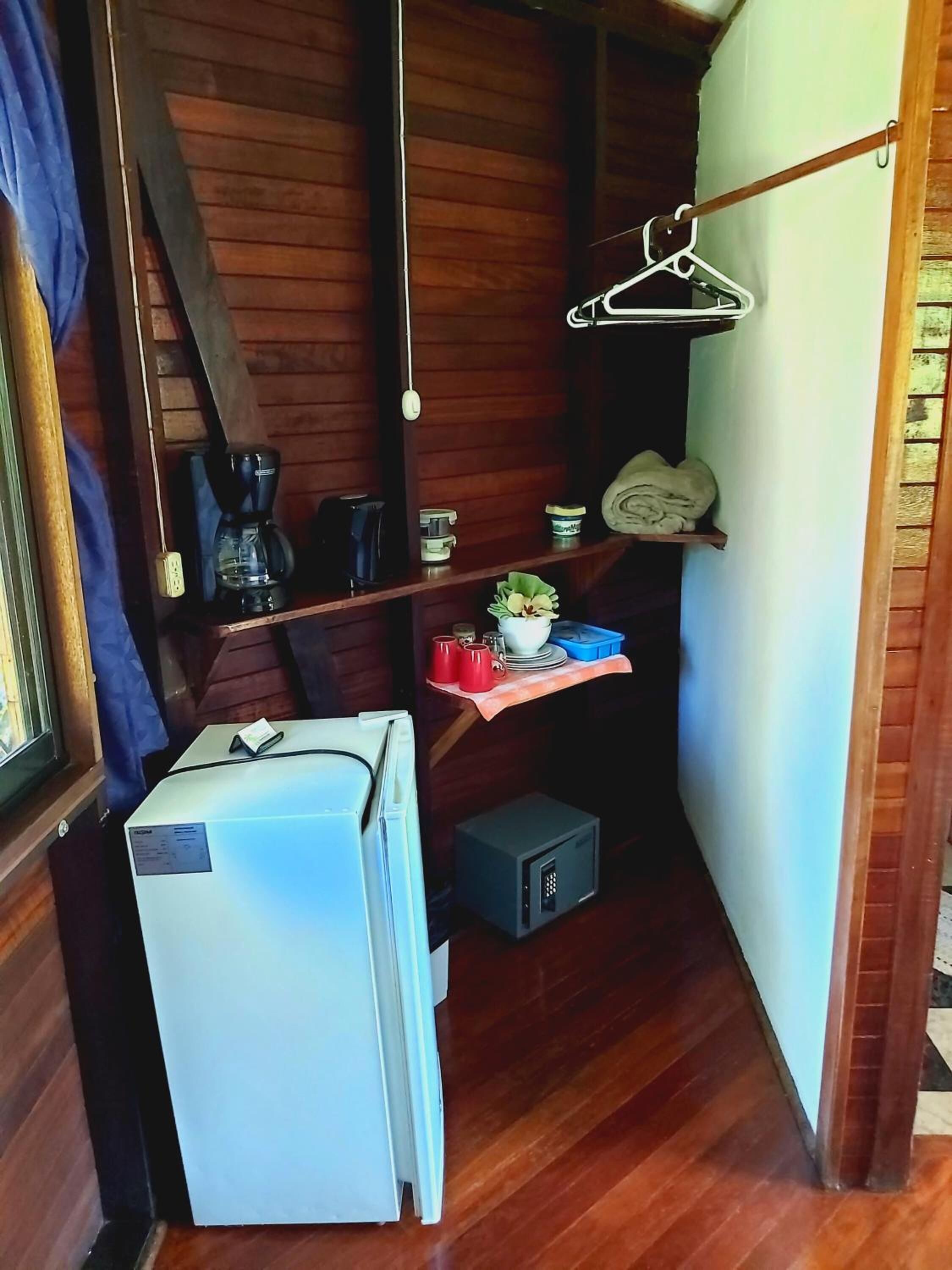 minibar, in-room safe, free wifi, bed sheets