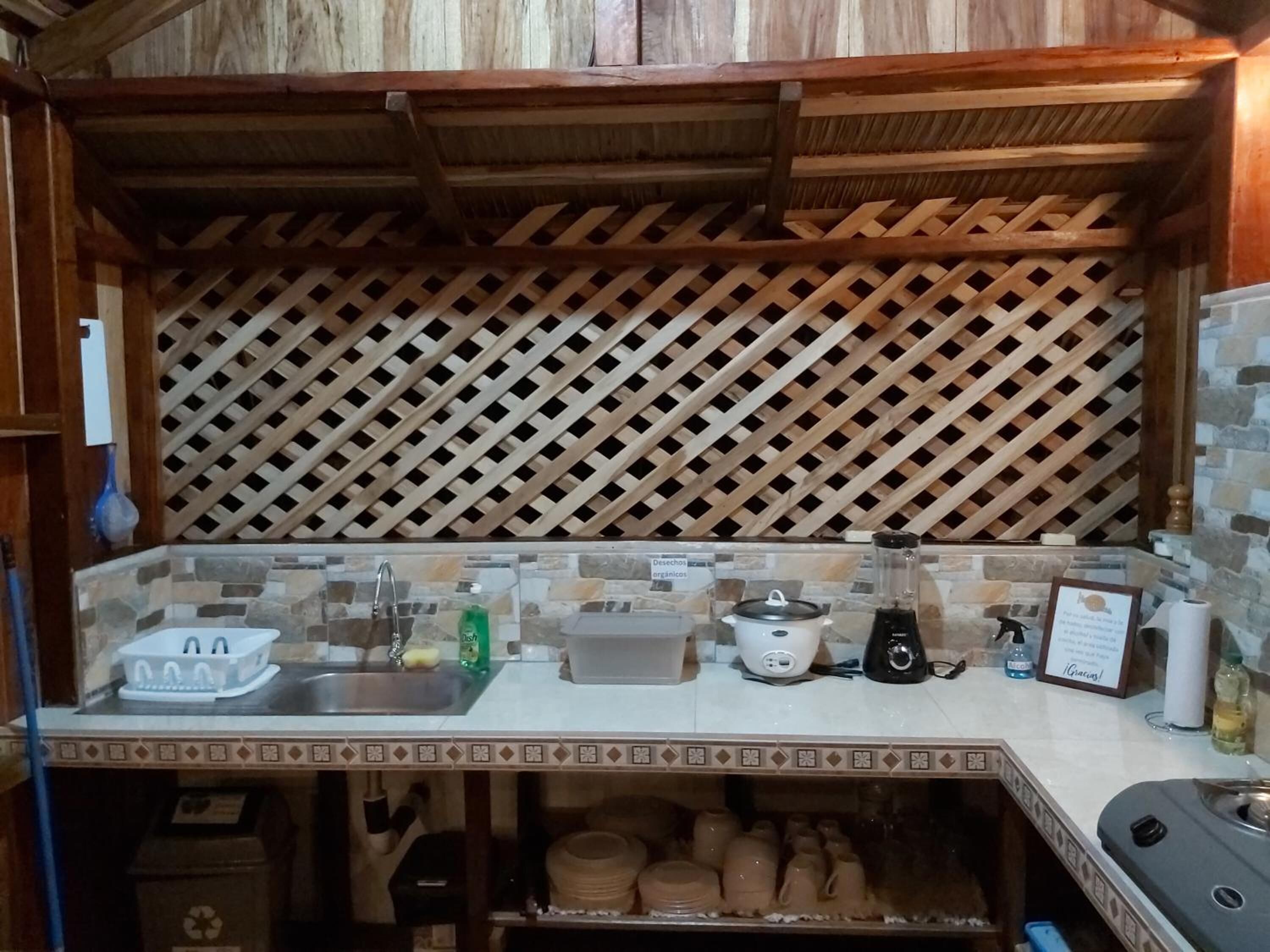 fridge, coffee/tea maker, electric kettle