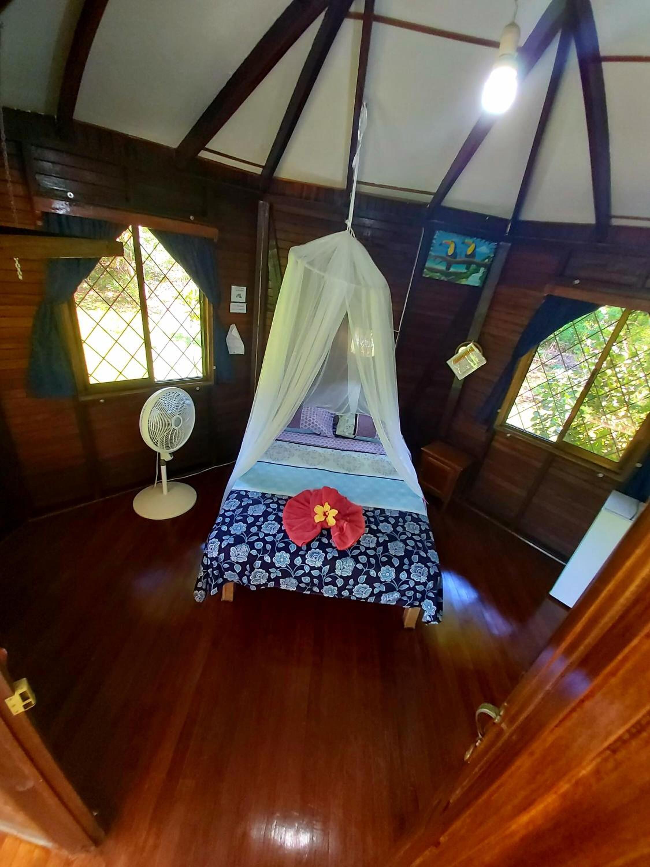 minibar, in-room safe, free wifi, bed sheets