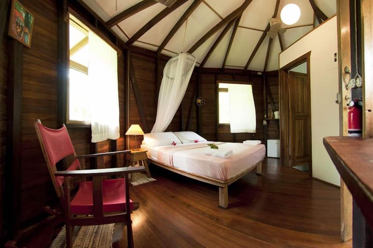 traditional bungalow, refrigerator, garden view (#2) | minibar, in-room safe, free wifi, bed sheets