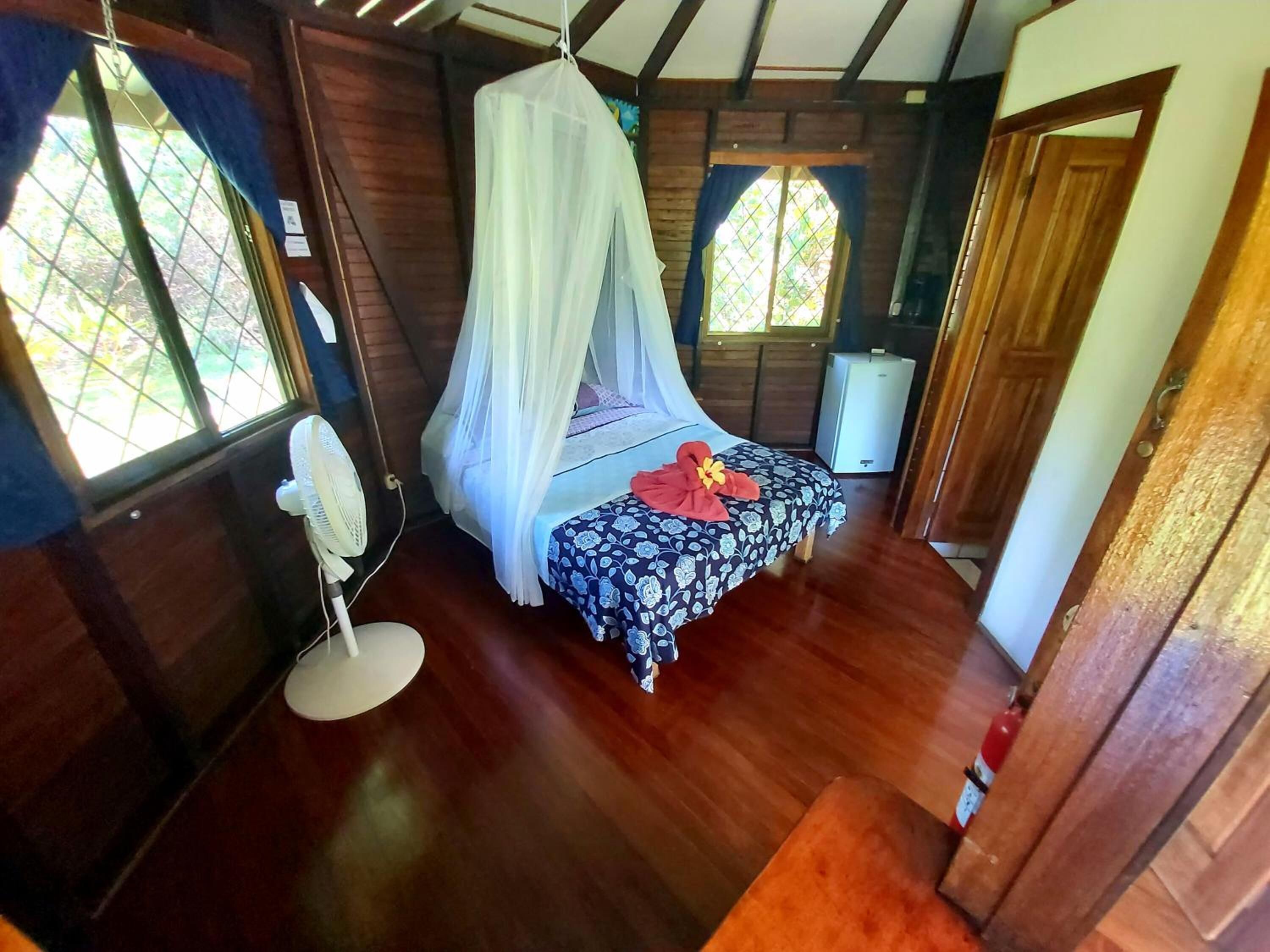 minibar, in-room safe, free wifi, bed sheets