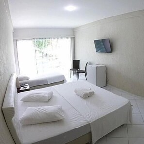 Minibar, rideaux occultants, Wi-Fi gratuit, draps fournis