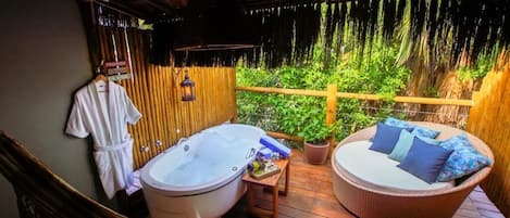 Luxo Piso Superior | Minibar, in-room safe, blackout drapes, free WiFi