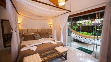 Minibar, caja de seguridad en la habitación y cortinas blackout